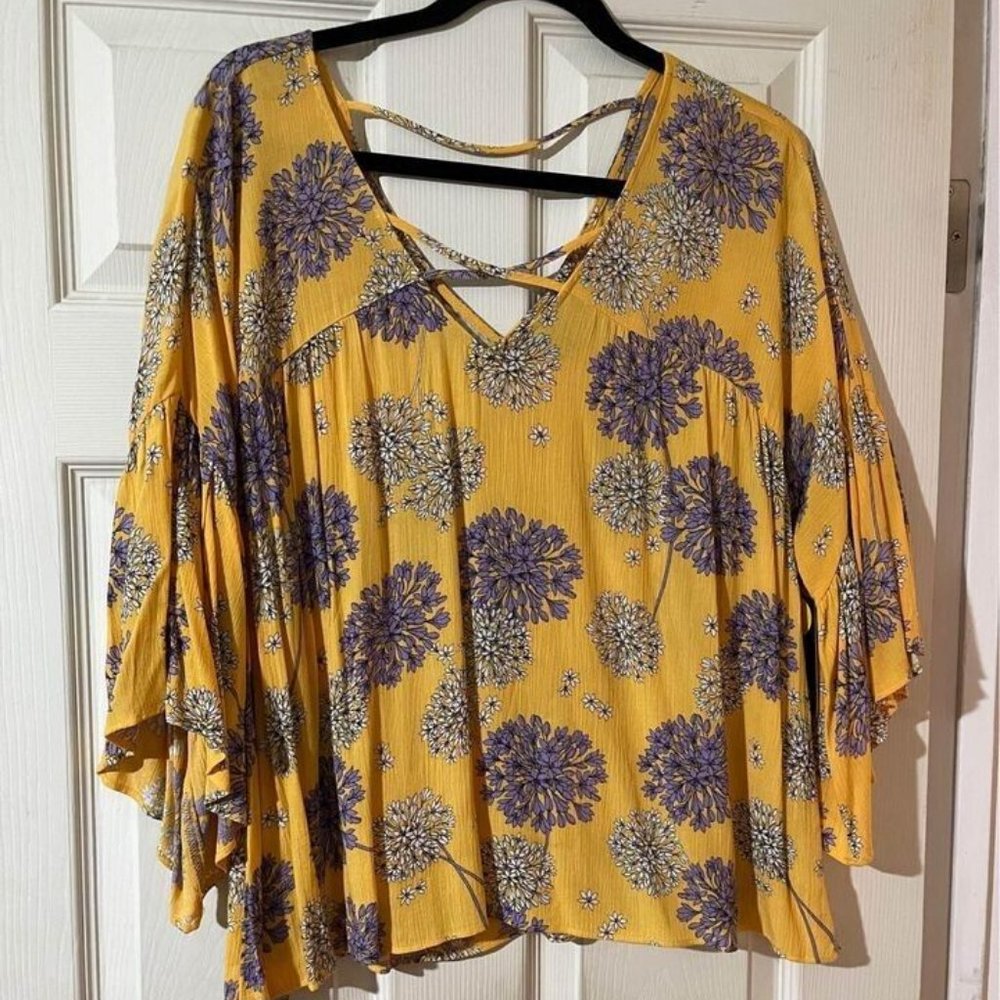 a.n.a. New Approach Women’s Blouse Top Yellow w/ Purple White Flowers NWT Size M